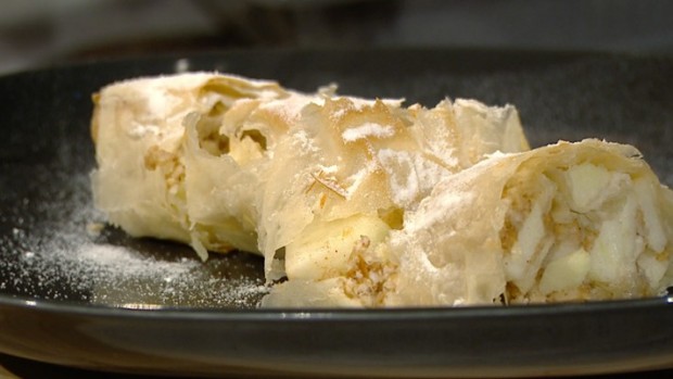 APFELSTRUDEL MIT YUFKATEIG