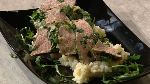Kalbsfilet im Kräutermantel mit Selleriepürree | Koch mit! Oliver
