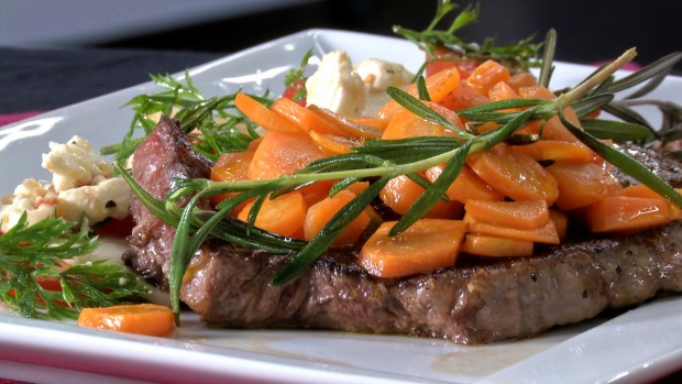 Karotten - Kräuter Rostbraten mit Peccorino und Paradeiser