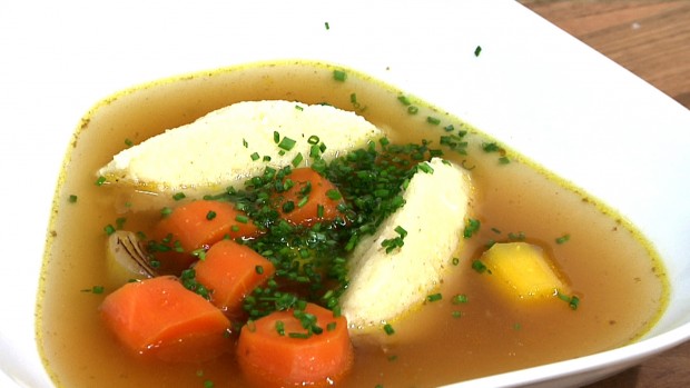 Rindsuppe mit Grießnockerl