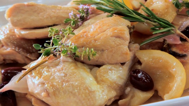 Saftiges Zitronenhuhn mit gebratenem Gemüse 