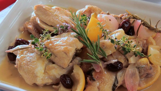 Saftiges Zitronenhuhn mit gebratenem Gemüse 