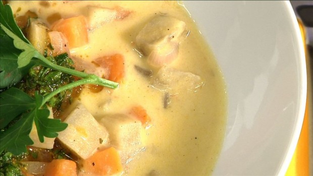 Süßkartoffelsuppe mit Kokos und Limetten-Curry