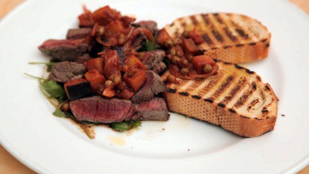 Tagliata di Filetto mit Passata und Tomatenessig