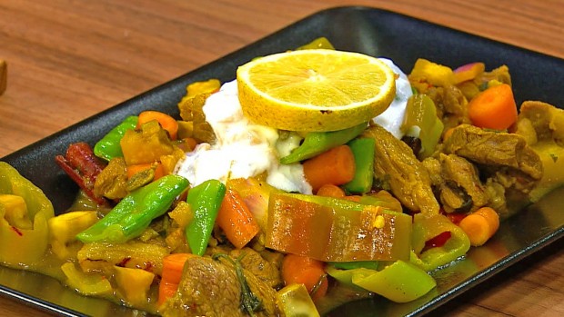 Tajine vom Lammschlögel mit Gewürz- Cous Cous