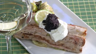 Bauchfleisch mit „Kohl“ und Kaviar