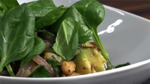 Garnelen-Avocadosalat mit Erdnüssen