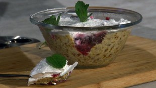 Kokos-Beeren-Dessert