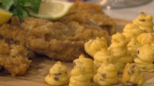 Schnitzel mit Pommes Duchesse