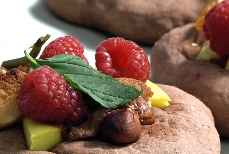 Schoko-Pizza mit Nougat, Karamell und Obst | Koch mit! Oliver
