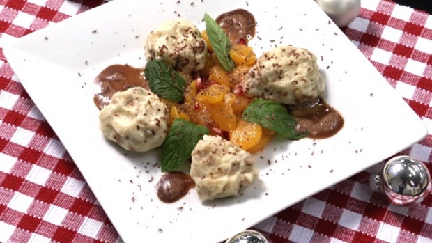 Topfenknödel mit Mandarinen, Granatapfel und Schoko